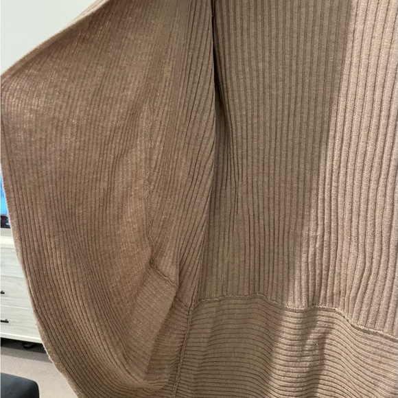 Banana Republic cocoon cardigan- taupe-Size medium-NWOT - Picture 8 of 11